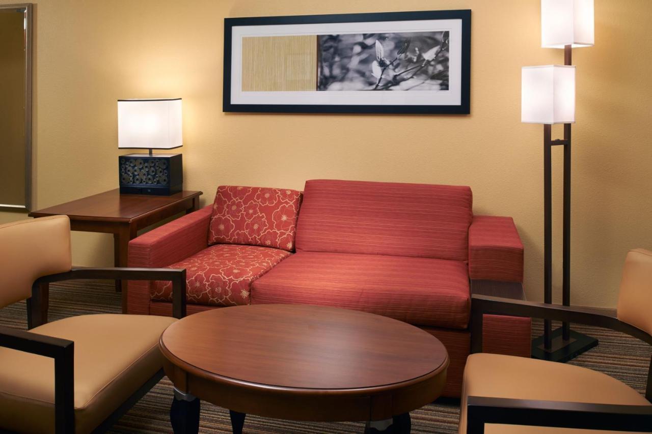 Courtyard By Marriott Louisville East Εξωτερικό φωτογραφία