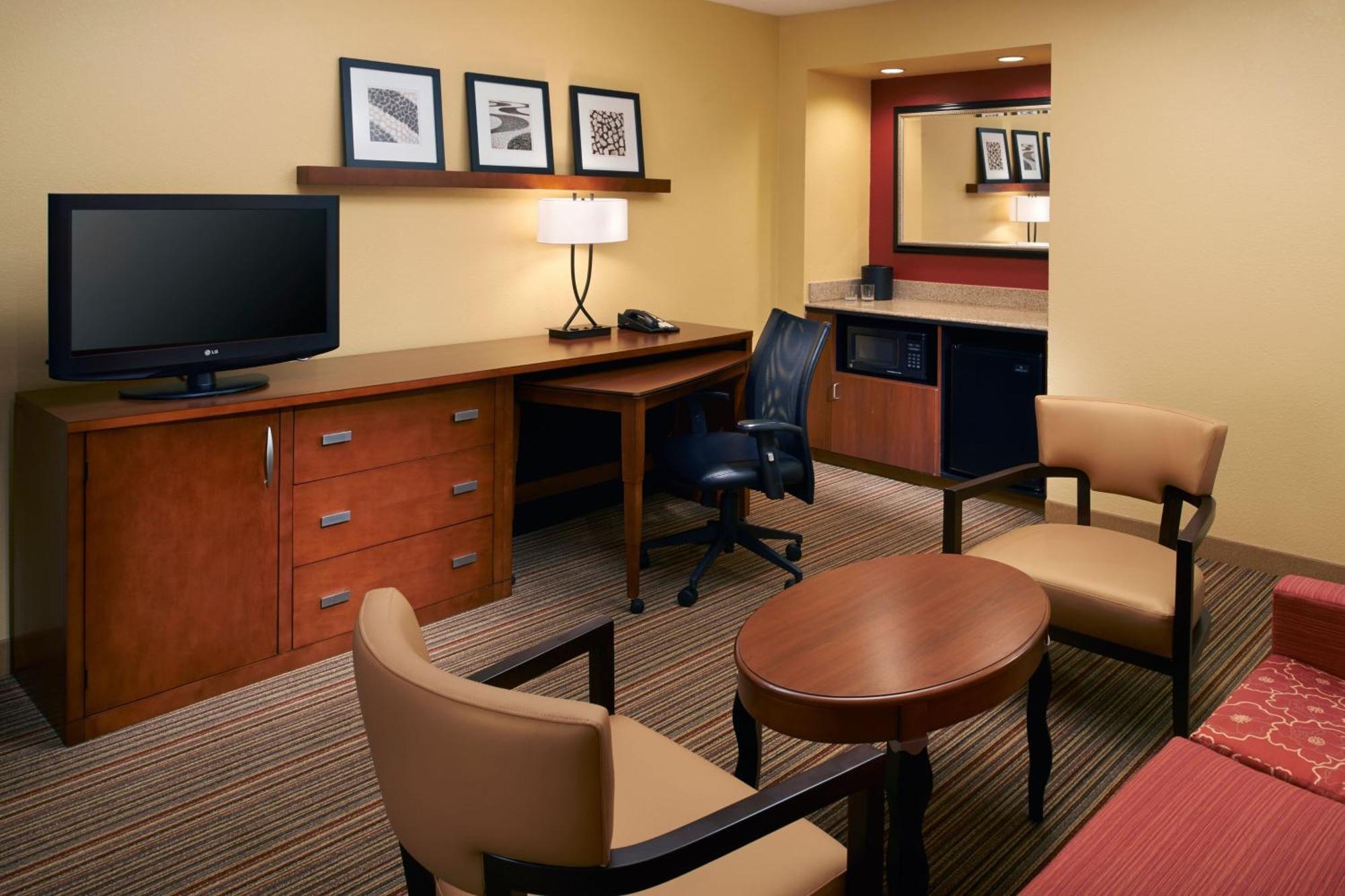 Courtyard By Marriott Louisville East Εξωτερικό φωτογραφία