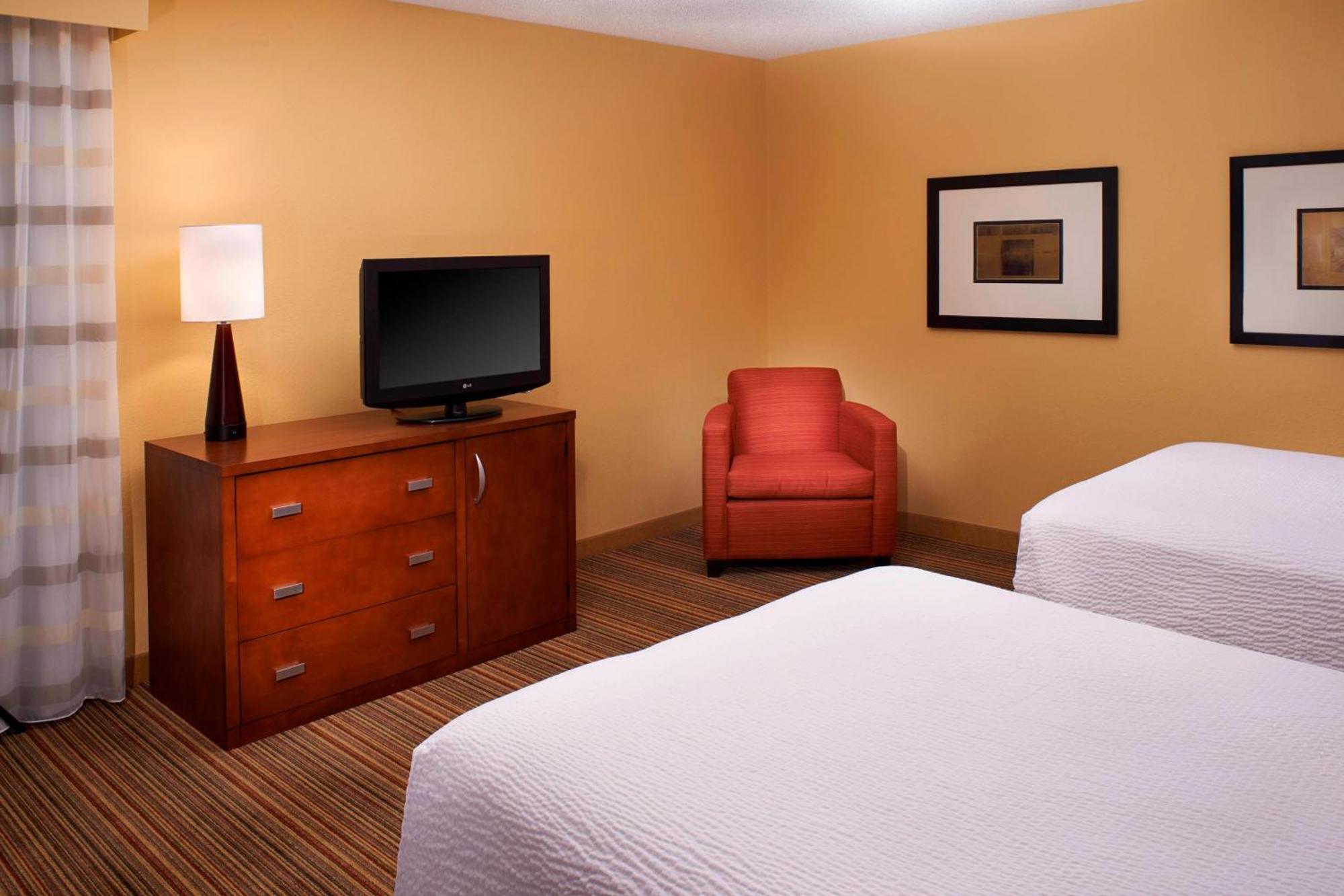 Courtyard By Marriott Louisville East Εξωτερικό φωτογραφία