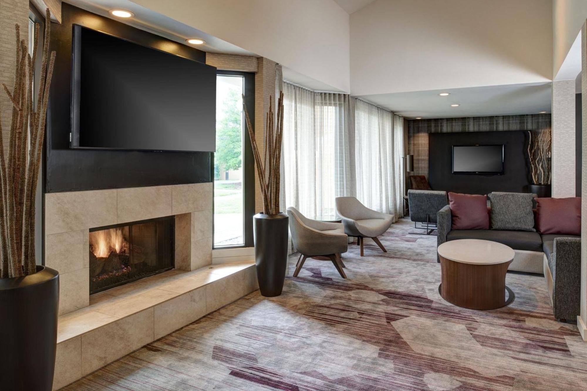 Courtyard By Marriott Louisville East Εξωτερικό φωτογραφία