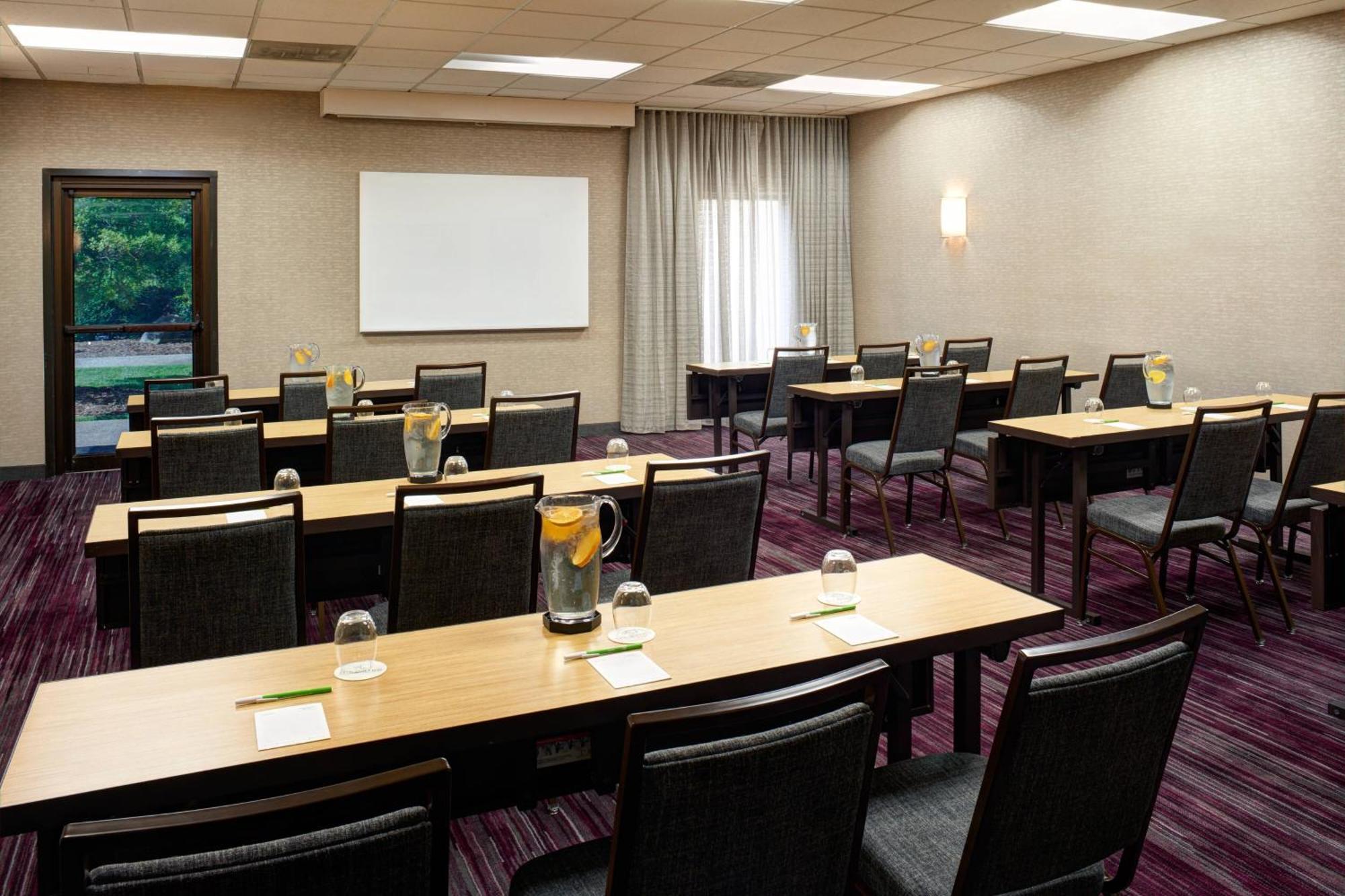 Courtyard By Marriott Louisville East Εξωτερικό φωτογραφία