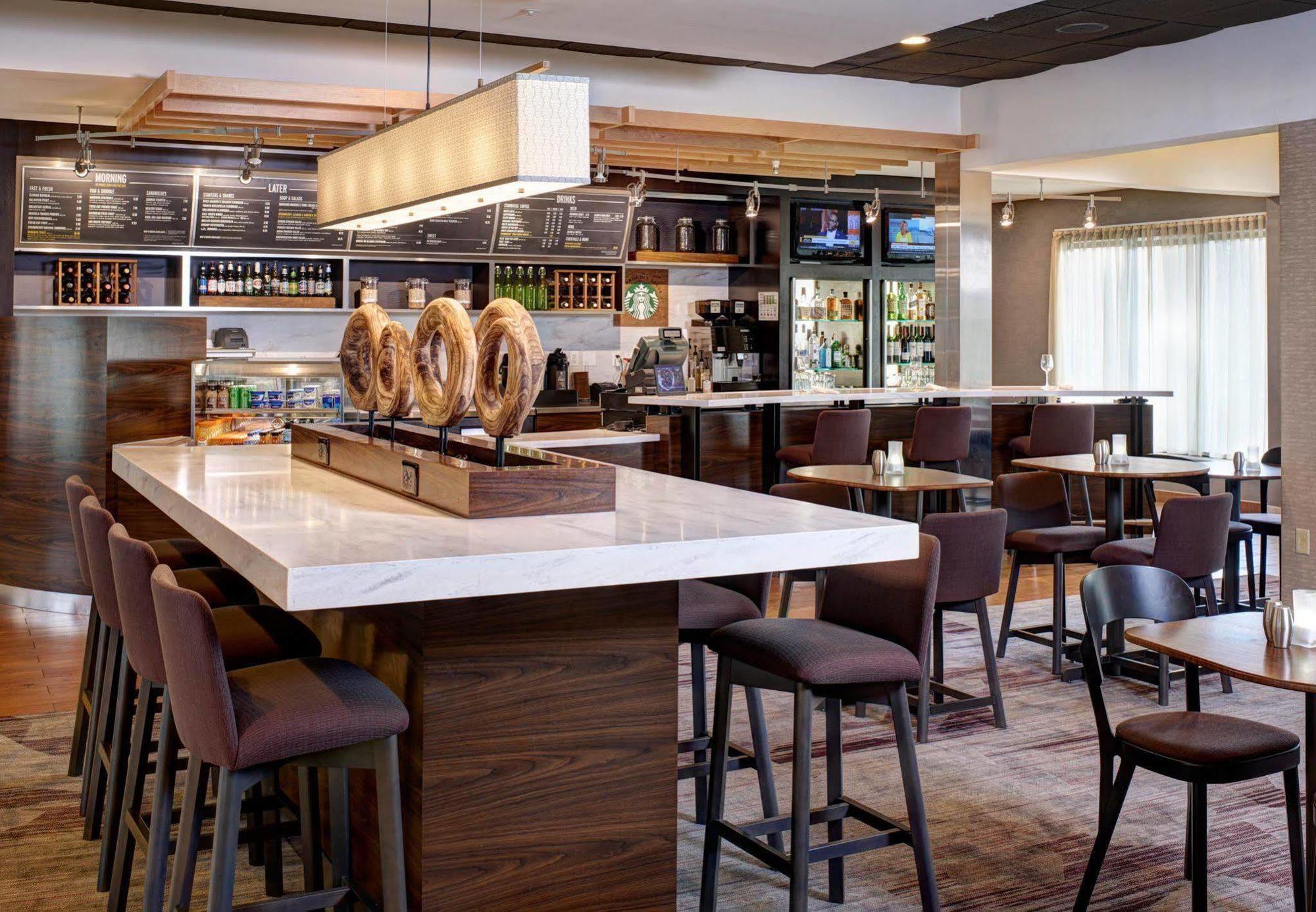 Courtyard By Marriott Louisville East Εξωτερικό φωτογραφία