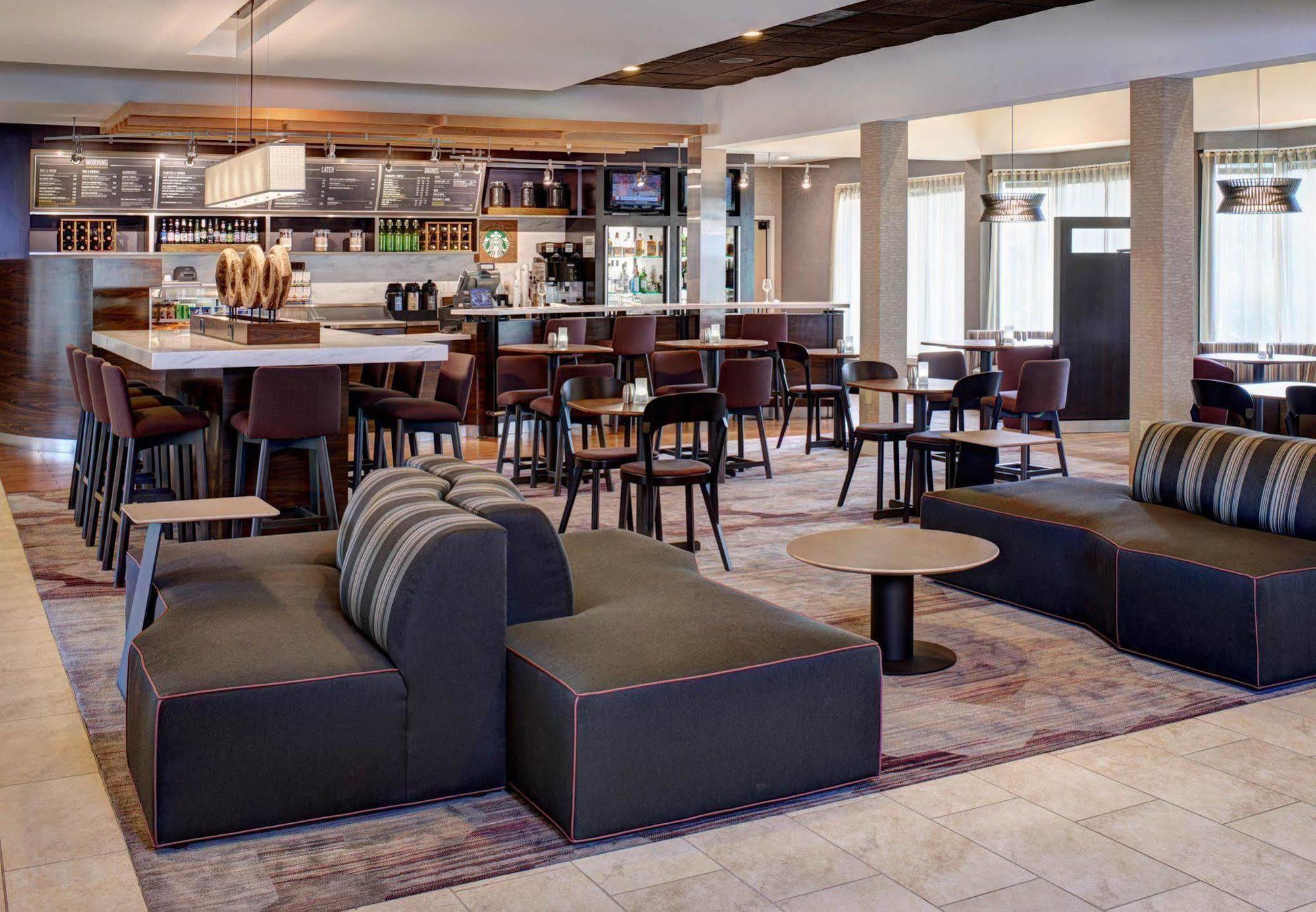 Courtyard By Marriott Louisville East Εξωτερικό φωτογραφία